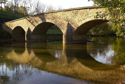 Brücke über einen Fluss